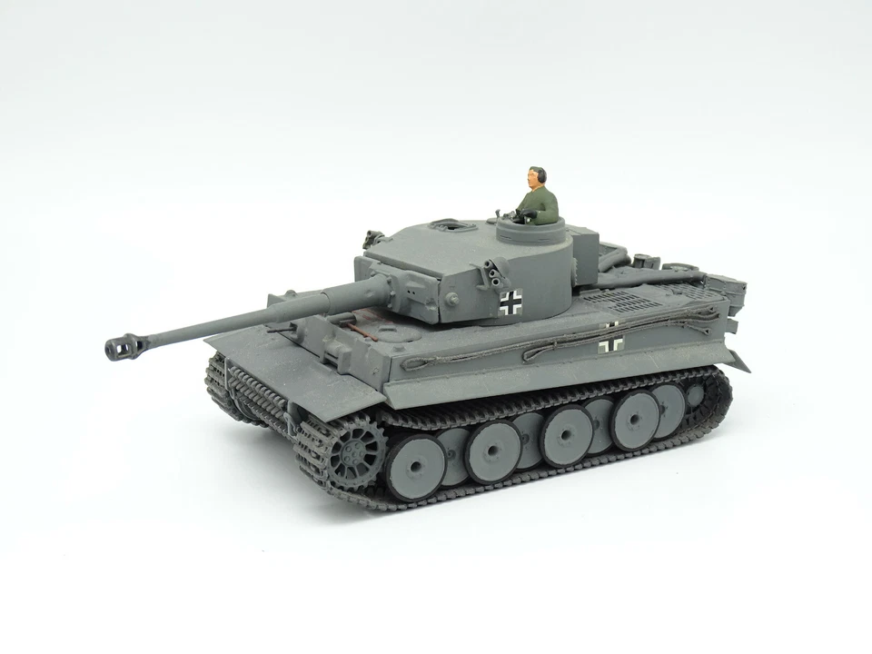 Modello Montato Militare Esercito SB 1/48 - Carro Armato Tigre I Wehrmacht - Immagine 1 di 2