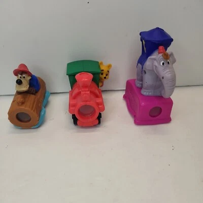 Lote de 3 Juguetes Happy Meal McDonald's 40 Aniversario Disneyland Adventures Foto 1 de 4