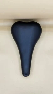ROADMASTER Mountain Bike Bicycle Replacement Seat Saddle Black # 4262 - Picture 1 of 4