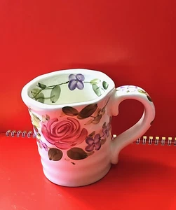 Taza floral cerámica pintada a mano Mariam's Garden de Tabletops Unlimited - Imagen 1 de 6
