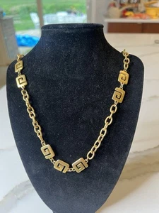 Collana Vintage Corona Trifari Chiave Greca Tono Oro Lunghezza 52" Ottima - Foto 1 di 7