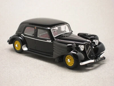 Citroën traction 11 Berline gazogene noire de 1938 au 1/43 de AutoCult ATC05047 - Photo 1/4