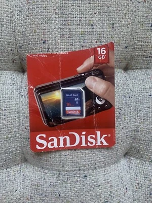 SanDisk Standard 16GB SDHC Memory Card - Image 1 of 2