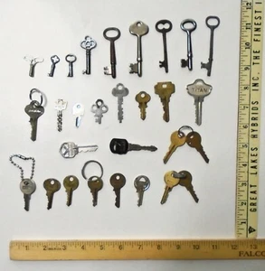 Lot #1 - 29 Vintage Skelett und Standard Schlüssel - Bild 1 von 1