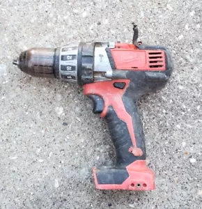 Taladro percutor inalámbrico Milwaukee M18 18V Li-Ion 1/2"" 2602-20 - Imagen 1 de 4