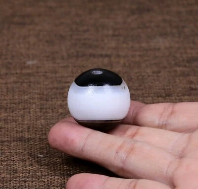 Antiguo abalorio de ágata blanco y negro vintage del Himalaya Nepalí India Tíbet Foto 1 de 4