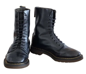 Vintage Dr Martens 1490 'Made in England' 10 Eyelet Leather Boots - UK 9 EU43 - Bild 1 von 5