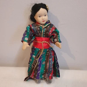 Vintage orientalische Porzellanpuppe 21 cm hoch - Bild 1 von 5