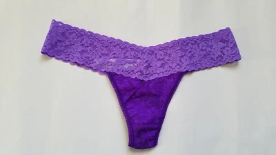 Tanga de tiro bajo de encaje Hanky Panky Signature nuevo sin etiquetas, púrpura dos tonos, talla única Foto 1 de 2