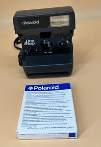 Vintage Polaroid One Step Blitzkamera mit ungeöffneter Filmpackung abgelaufen 08/04 UNGETESTET - Bild 1 von 7
