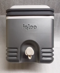 Igloo Square Ice Cooler Beverage Cube 1 Gallon Water Jug, Spout, Dark Grey, USA - Picture 1 of 7