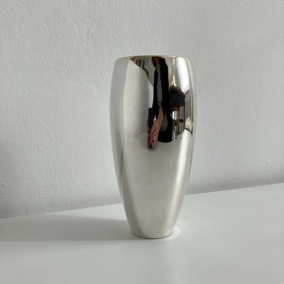 Klassische Vase von H. R. W. Fink Metall versilbert 1980er Jahre - Bild 1 von 4