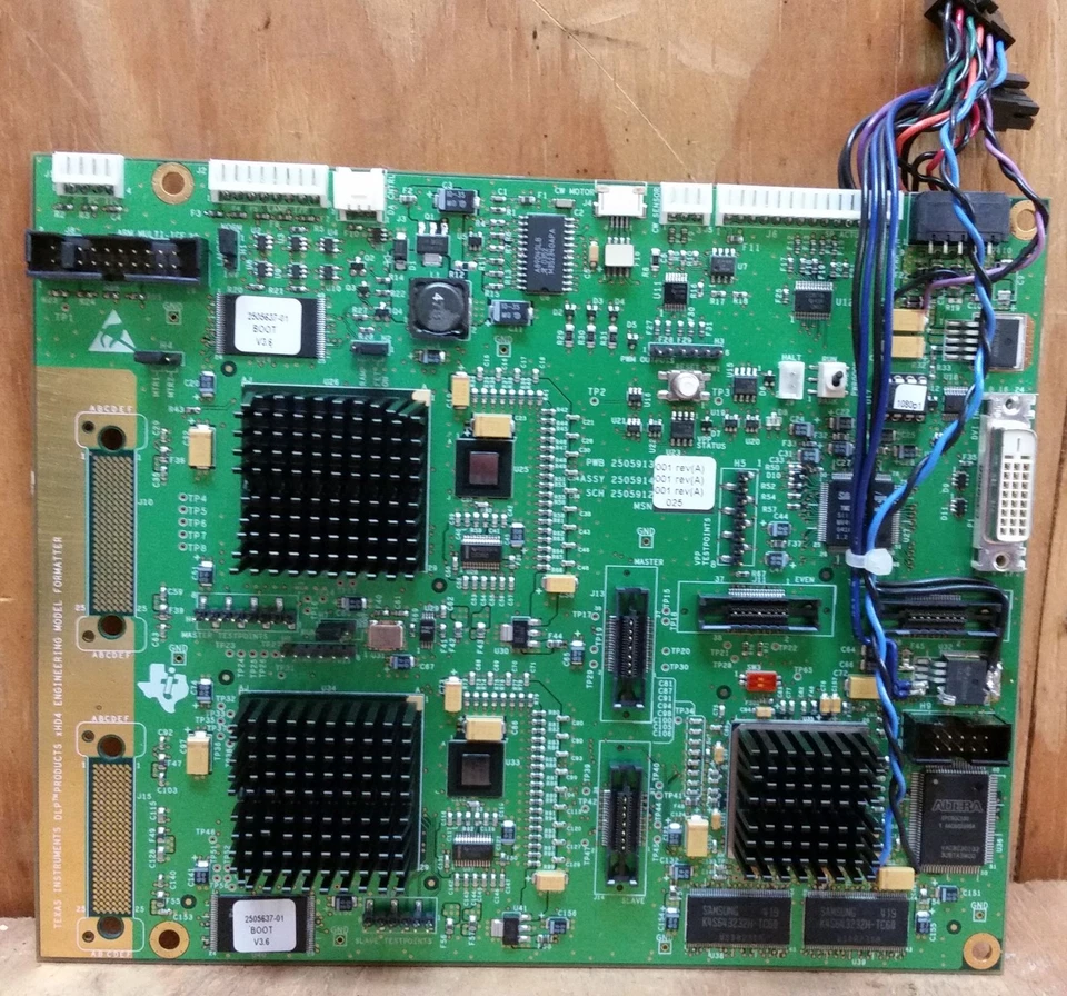 TEXAS INSTRUMENTS TI DLP PRODUCTS xHD4 ENGINEERING MODEL FORMATTER PWB Foto 1 de 1