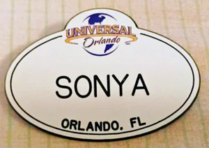 Etiqueta de nombre de miembro del elenco de empleados de Universal Studios de colección rara-SONYA - Imagen 1 de 1