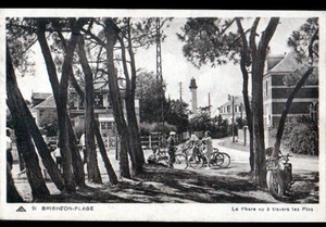 BRIGHTON-PLAGE / CAYEUX (80) RADFAHRER & MOTORRAD in den VILLEN & SCHEINWERFER 1948 - Bild 1 von 2