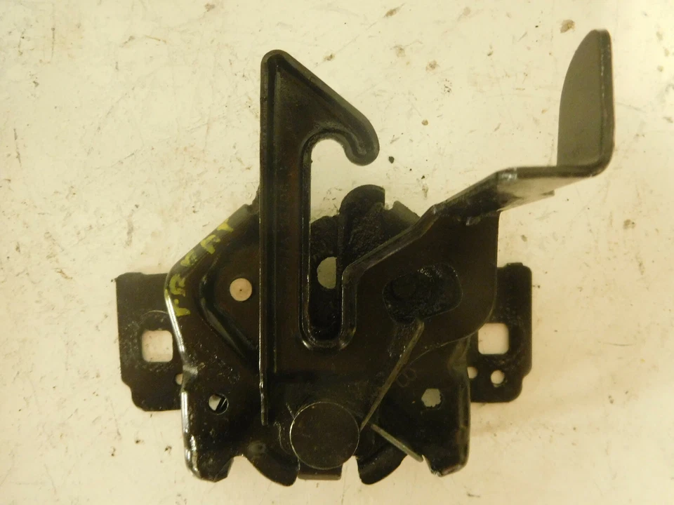 Ford Crown Victoria 2005 capó delantero bloqueo pestillo Foto 1 de 4