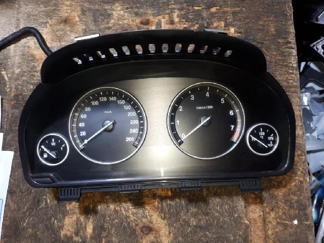 BMW 528i 2010 grupos de instrumentos Foto 1 de 4