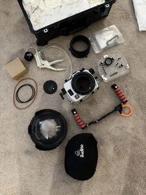 Carcasa submarina Ikelite para Canon 5D markIV con bomba, domo para lente de 17-40 mm Foto 1 de 4