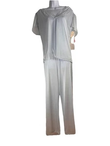NUEVO CON ETIQUETAS DE COLECCIÓN Conjunto de Camisa y Pantalón Olga M Azul Claro Nylon Detalle de Encaje Pijama Fluido - Imagen 1 de 17