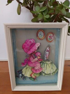 Vintage 1970s Holly Hobbie 3D Shadow Box Wood Layered Art Paper Cat Cute Retro - Picture 1 of 14