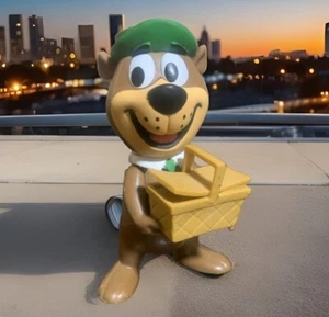Funko Yogi Bear 2017 con cesta de picnic figura 2,75" de alto - Imagen 1 de 4