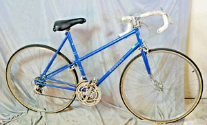 1982 Schwinn Step-Thru Touring Road Bike 56cm Medium Lugged Steel Mixte Women - Picture 1 of 24