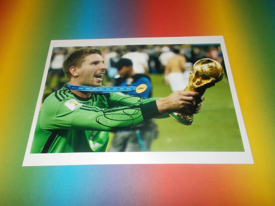 Ron Robert Zieler DFB Weltmeister 2014  signiert signed Autogramm auf 20x28 Foto - Bild 1 von 1