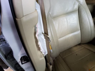 安全带前桶座乘客退刀适用于 13 - 19 TAURUS 515022 — 第 1/3 张图片