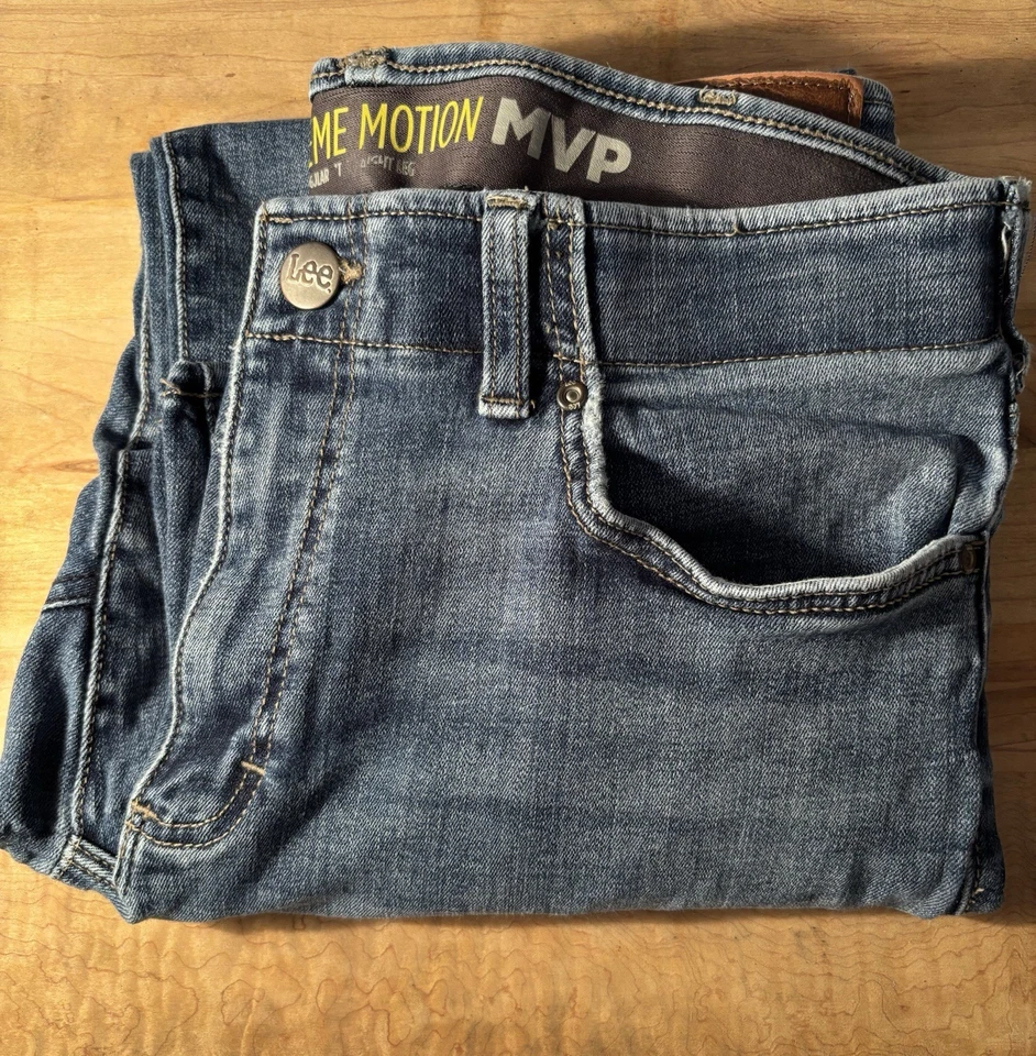 Pantalones de mezclilla elásticos Lee Extreme Motion MVP calce regular pierna recta para hombre talla 36x29    Foto 1 de 4