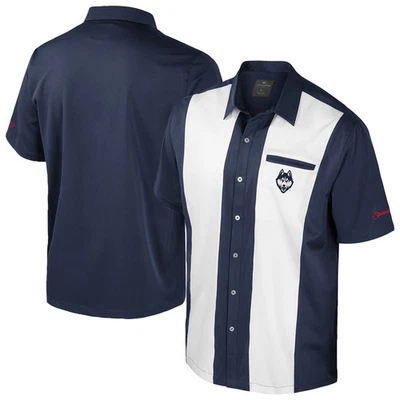 Camisa abotonada para hombre Coliseo azul marino UConn Huskies Strike Bowling Foto 1 de 3