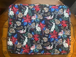 Vera Bradley 6 Tovagliette Inverno Foresta Conigli Pigna Poinsettia Vacanze - Foto 1 di 3