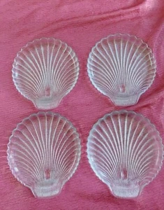 4 Clear Textured Glass Scallop Shell Shape Salad Plates - Picture 1 of 8