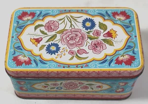 Vintage Pertanto Tin Teal Blu Rettangolare Colorato Luminoso Floreale Metallo Stoccaggio Arte - Foto 1 di 7