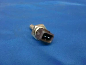 JAGUAR DAIMLER WATER TEMPERATURE SENSOR X300/XJS LHE1600AA - Picture 1 of 4