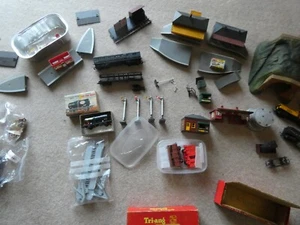 HORNBY TRACKSIDE ROLLMATERIAL & GEBÄUDE, PLUS EXTRAS - Bild 1 von 24