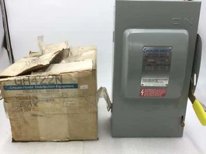 Interruptor de servicio general Crouse Hinds GH422N 2 polos - 3 polos 240 V modelo 5. 10-15 HP - Imagen 1 de 8
