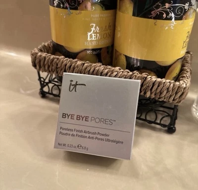 It Cosmetics Bye Bye Pores Airbrush Loose Setting Powder Translucent .23 oz  - Image 1 of 4