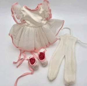 Vintage Ballerina Tutu Outfit Turnanzug & Hausschuhe, weiß & rosa 3-teilig Set - Bild 1 von 9