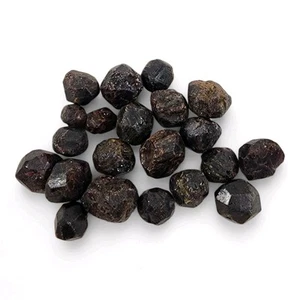 Natural Garnet Crystals 156.3 grams - Picture 1 of 1