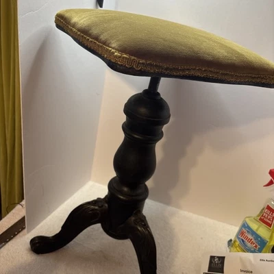 Antiguo taburete de órgano de piano victoriano vintage patas de hierro fundido, gira bonito Foto 1 de 4