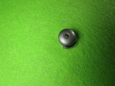 SINGER Touch & Sew Sewing Machine TOP BUTTON THREAD GUIDE - Image 1 of 4