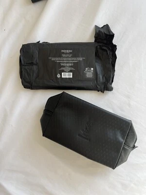 NUEVO Saint Laurent Perfumes YSL Negro Maquillaje Cosmético Bolso Imitación Cuero Bolsa 7x5x3 Foto 1 de 4