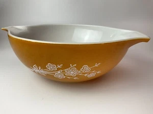 Vintage Pyrex Butterfly Gold #444 Cinderella Mixing Nesting Bowl Big With Handle - Picture 1 of 10