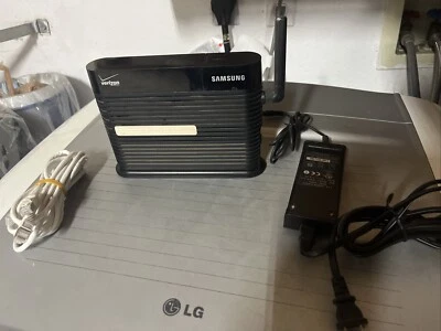 Samsung Verizon Wireless Network Extender SCS-2U01 3G Cell Phone Signal Booster  - Image 1 of 3