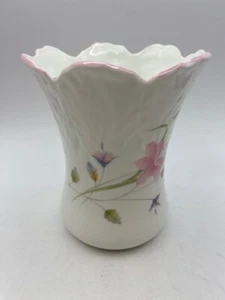 Small White Vase Bone China Eliabethan Staffordshine From England - Picture 1 of 7