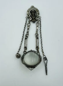 Antiguo medallón chatelaine victoriano plateado latón cuelga alfiler de herradura - Imagen 1 de 8
