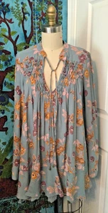 *FREE PEOPLE* "So Fine Printed Smocked Top" SOLD OUT XS Boho Fest Hippie Flowy - Bild 1 von 11