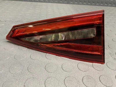 Luz trasera LED interior derecha para pasajero Infiniti QX30 2017-2019 265405DC0A Foto 1 de 4