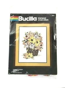 De Colección Bucilla Estampado Punto de Cruz FLORES DE VERANO Kit Cesta Floral 14 x 18 '' - Imagen 1 de 12