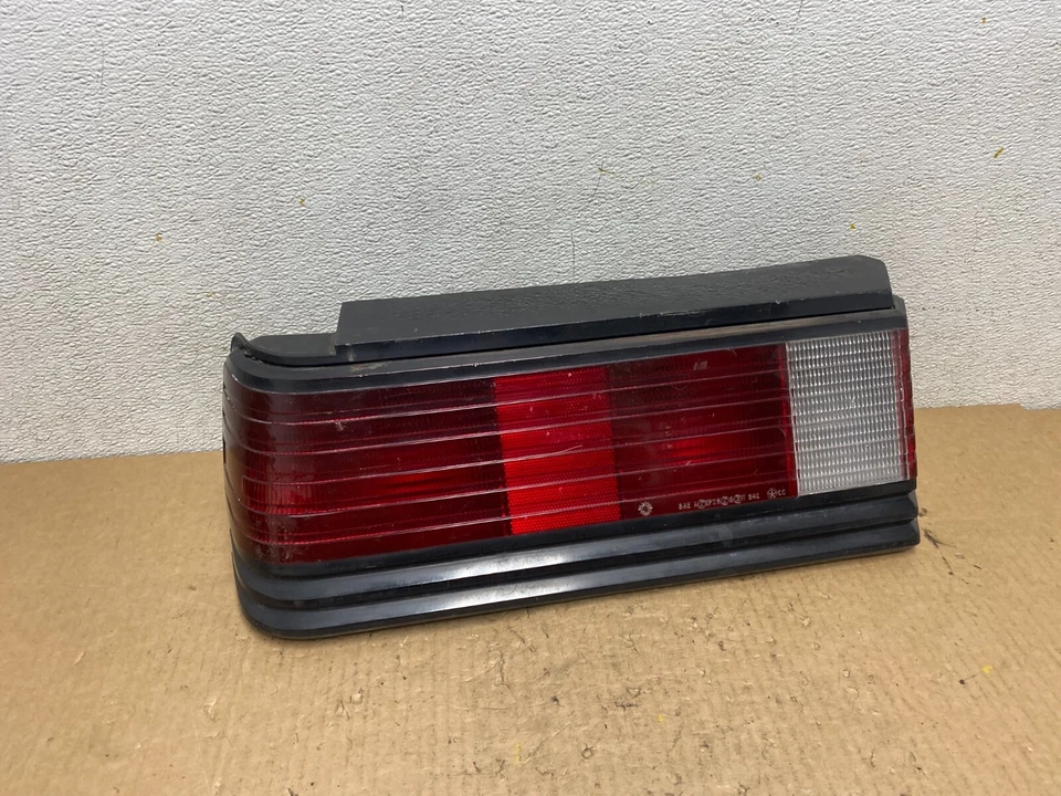 Luz trasera izquierda del lado del conductor Chrysler 1984 1985 1986 OEM L8703 DG Foto 1 de 4